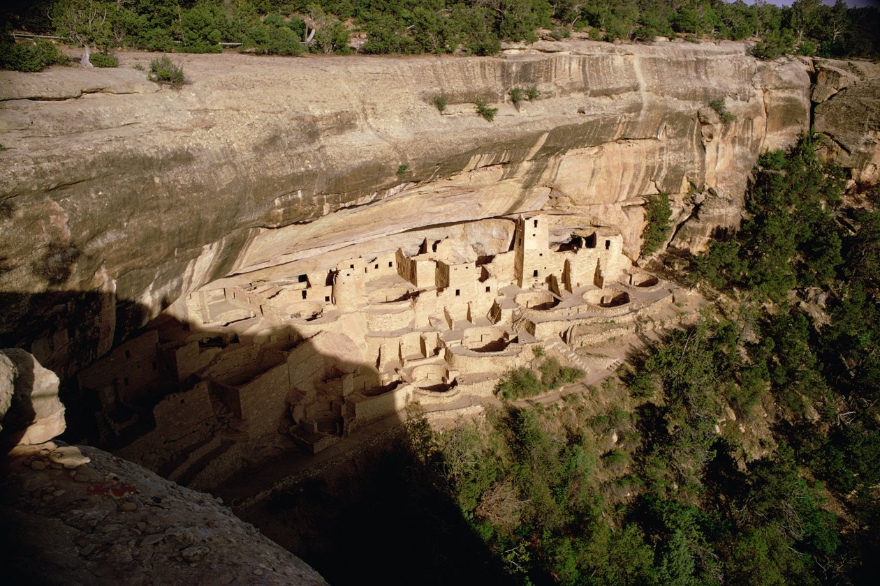 Vestiges des habitations troglodytes des Indiens Pueblos, construites entre le XIe et le XIVe siècle - Unbekannt Unbekannt