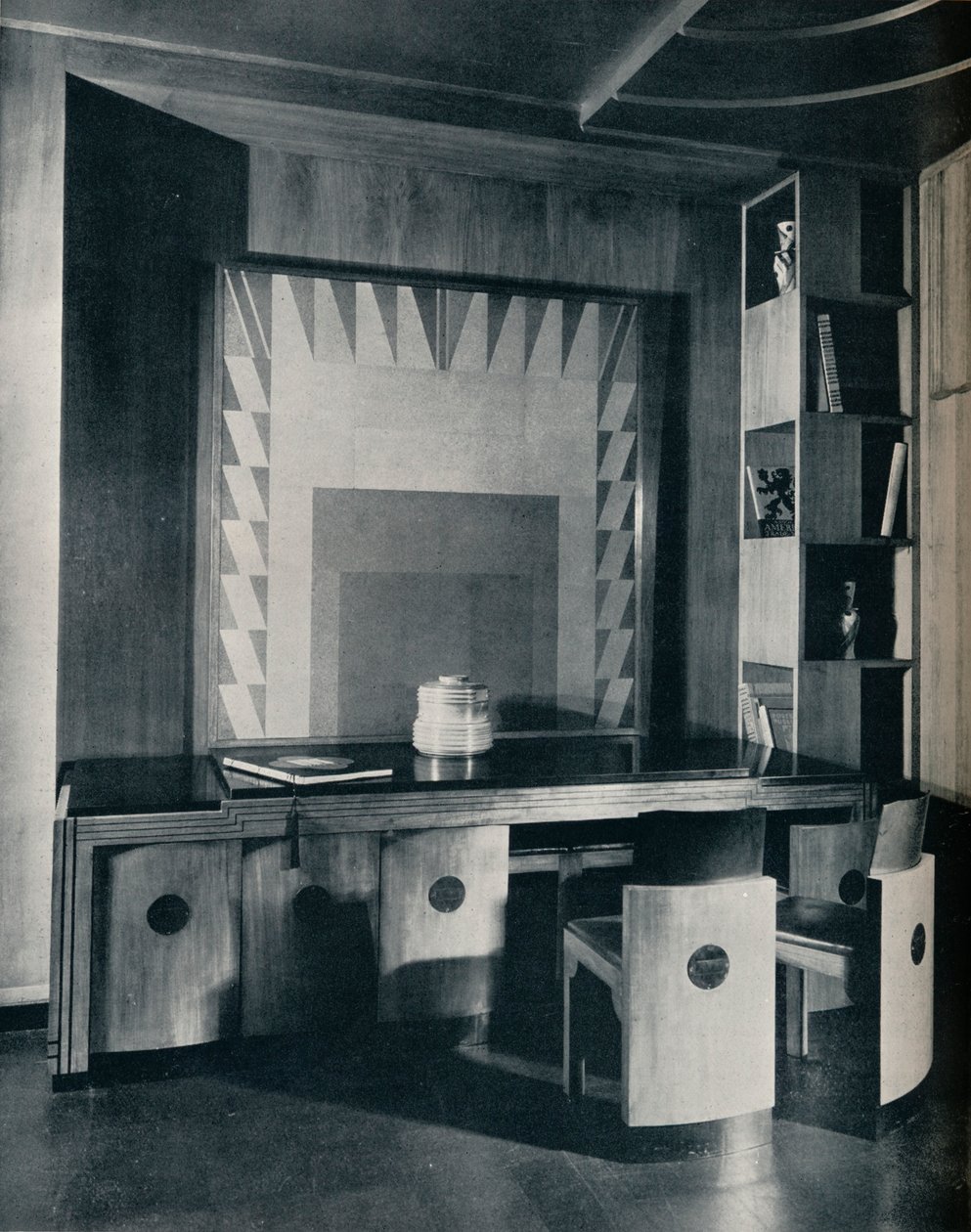 Table de conférence et chaises pour un bureau privé. Conçu par Joseph Sinel, 1930 - Unbekannt