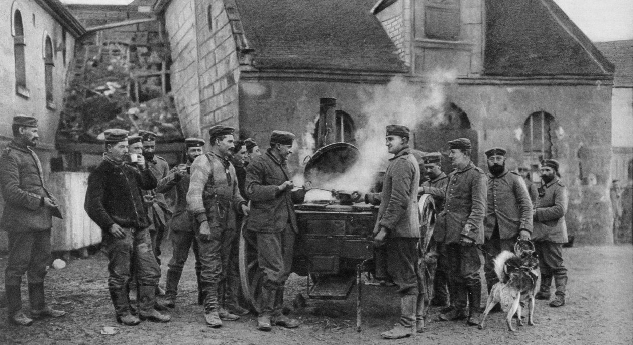 Une cuisine de campagne allemande dans un village français, Première Guerre mondiale, 1915 - Unbekannt
