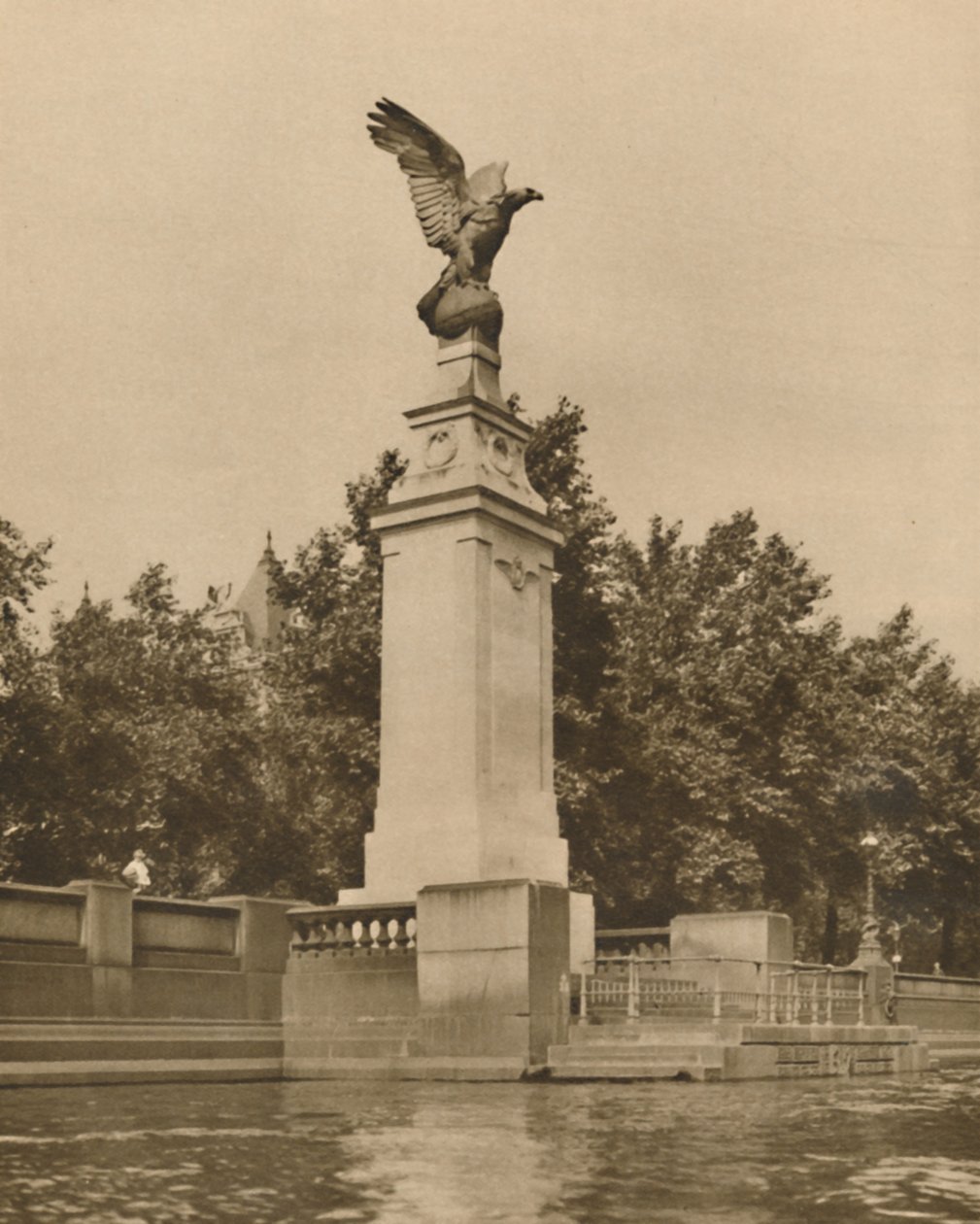 Un aigle romain symbolise à juste titre les aviateurs de la Grande Guerre, vers 1935 - Unbekannt