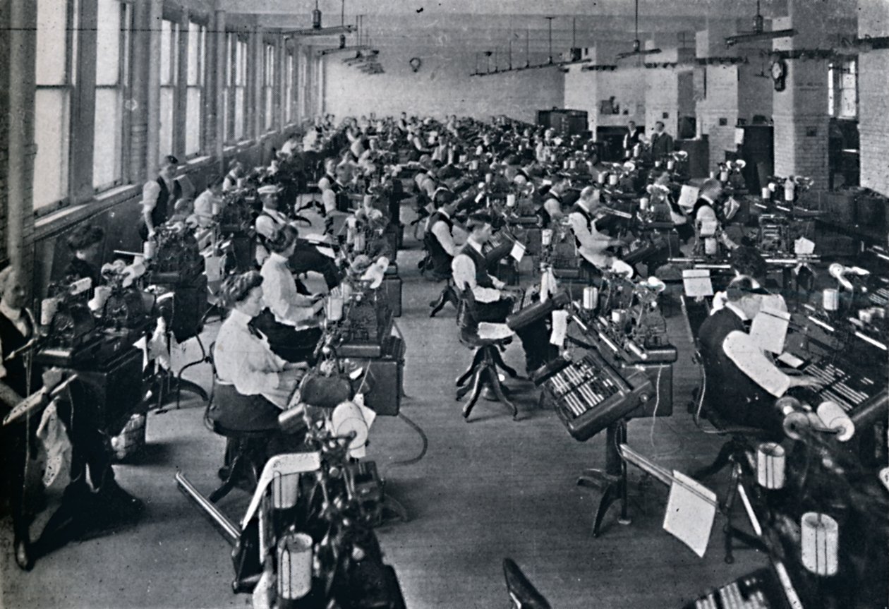 Vue de la plus grande batterie de machines à composer au monde, 1916 - Unbekannt