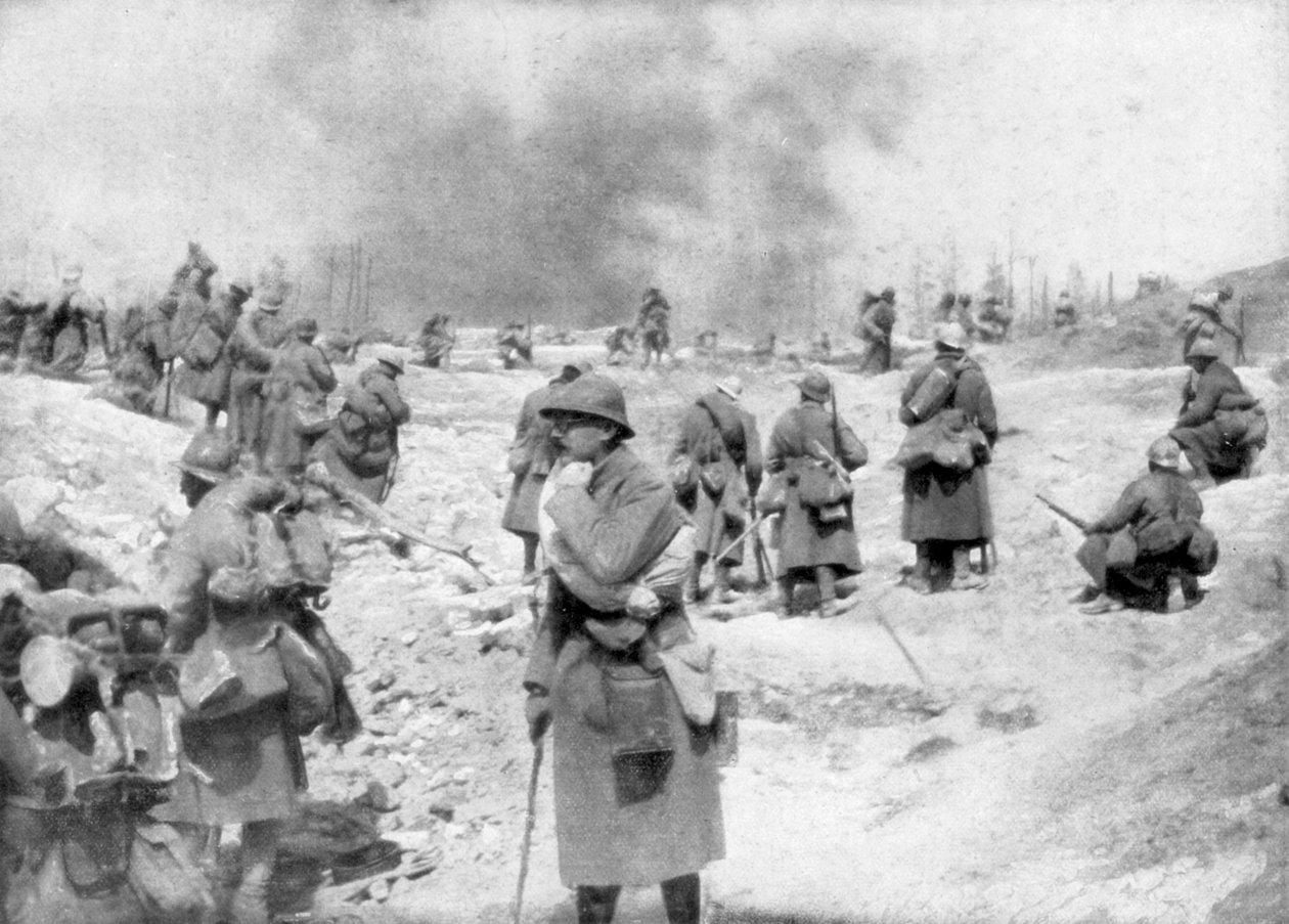 Un bataillon approchant du front, Mont Pertois, France, Première Guerre mondiale, 20 avril 1917 - Unbekannt