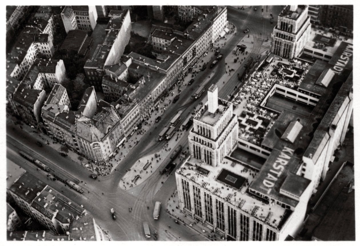 Vue aérienne de Hermannplatz, Berlin Neukoelln, Allemagne, depuis un Zeppelin, vers 1931-1933 - Unbekannt