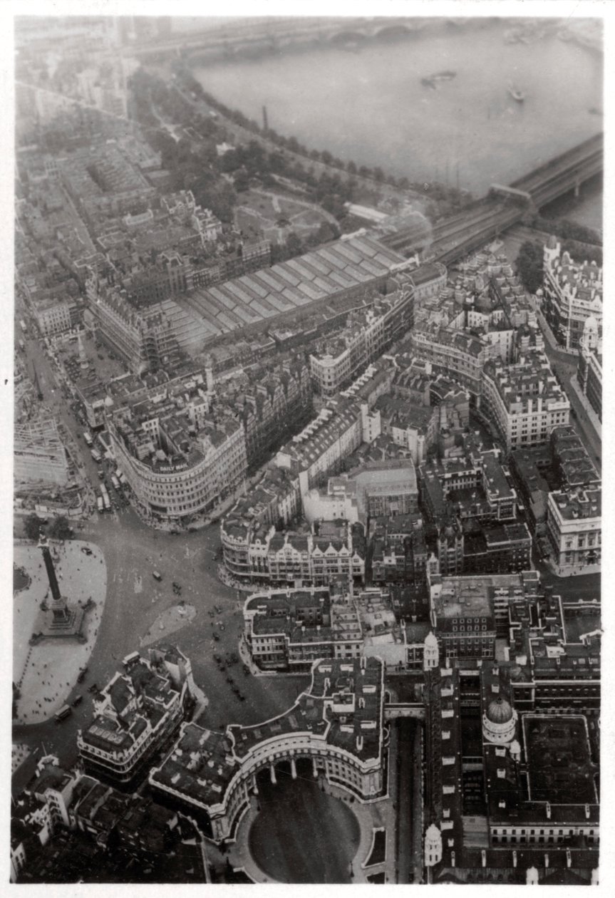 Vue aérienne de Trafalgar Square, Londres, depuis un Zeppelin, 1931 - Unbekannt