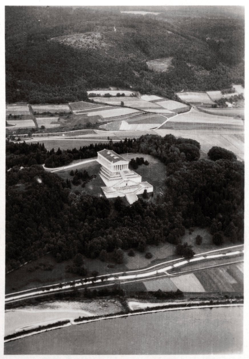 Vue aérienne du temple de Walhalla, près de Ratisbonne, Allemagne, depuis un Zeppelin, vers 1931-1933 - Unbekannt