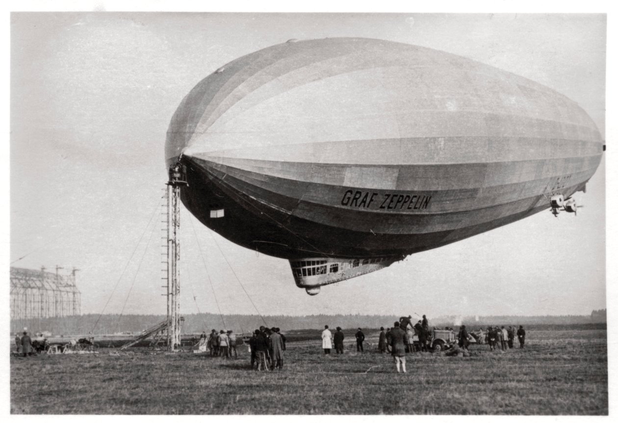 Dirigeable LZ127 Graf Zeppelin amarré à Loewental, Allemagne, 1933 - Unbekannt