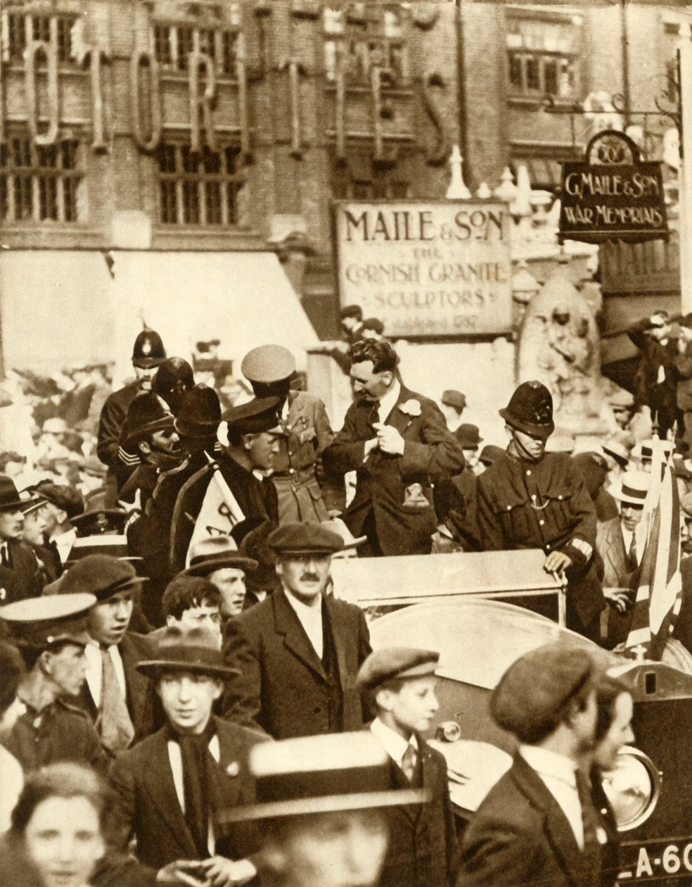 Alcock et Brown...après le premier vol transatlantique sans escale, Londres, juin 1919, 1935 - Unbekannt