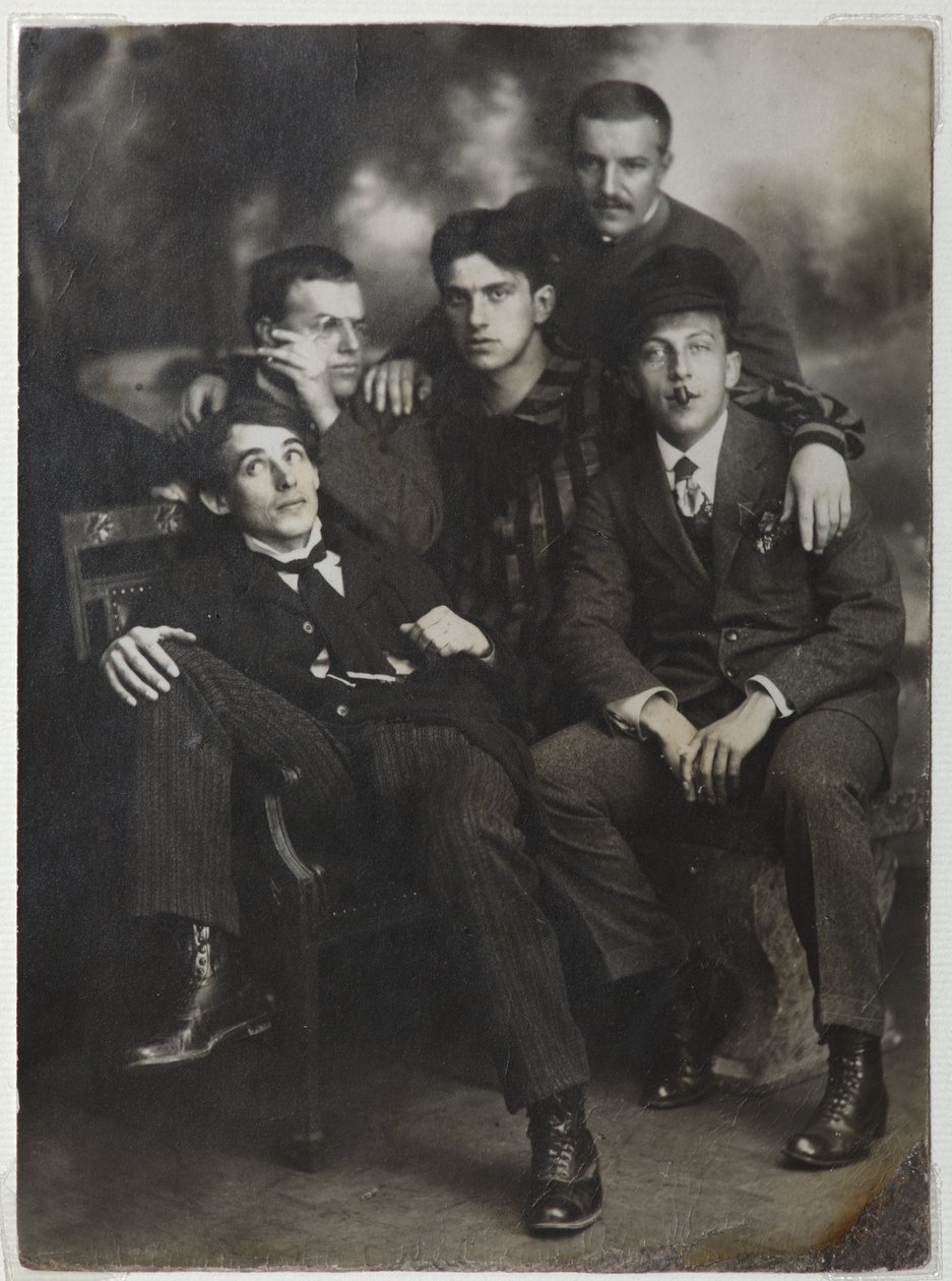 Aleksei Kruchenykh, David Burliuk, Vladimir Maïakovski, Nikolaï Burliuk et Benedikt Livshits, 1913 - Unbekannt