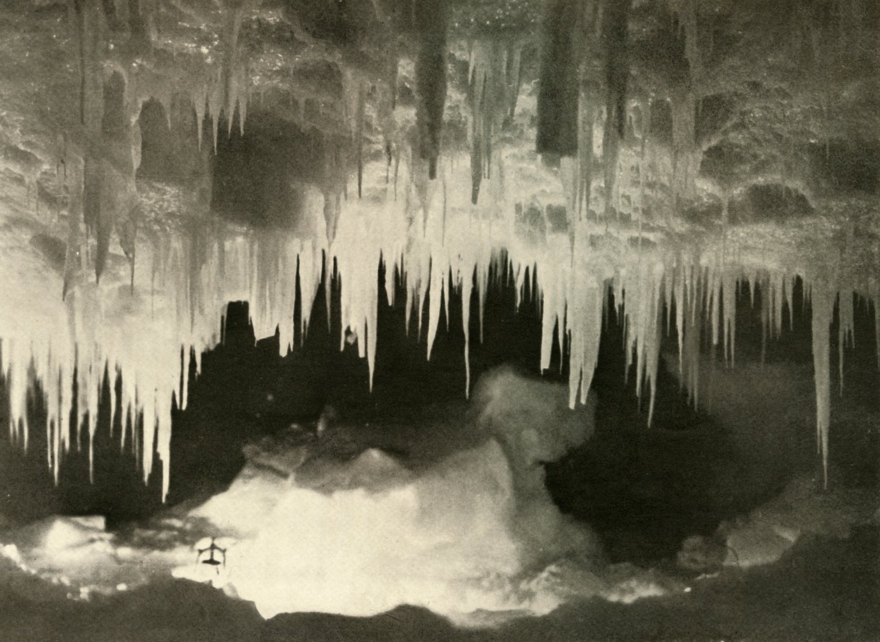 Une grotte de glace en hiver, vers 1908, 1909 - Unbekannt