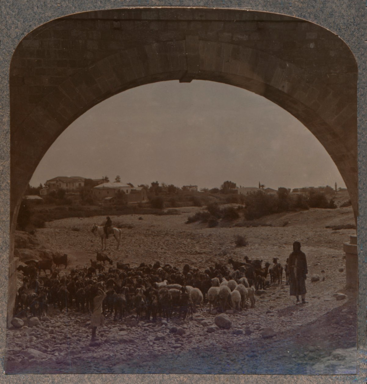 Aqueduc montrant Jéricho à travers l