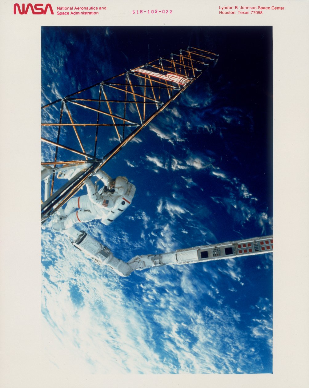 Astronaute en EVA depuis la navette spatiale Atlantis, 1985 - Unbekannt
