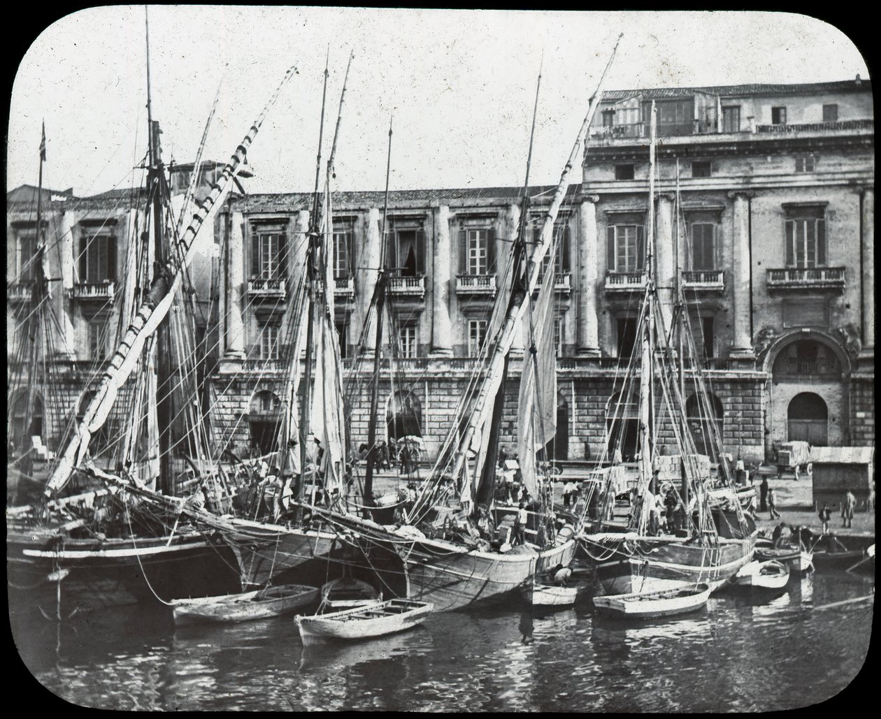Au quai, port de Messine, Sicile, Italie, fin du XIXe ou début du XXe siècle - Unbekannt