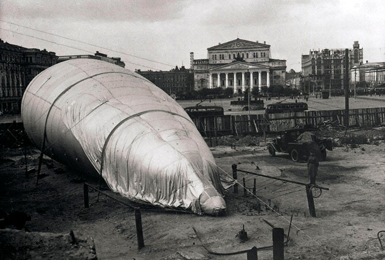 Ballon de barrage au Théâtre Bolchoï, Moscou, URSS, 1942 - Unbekannt