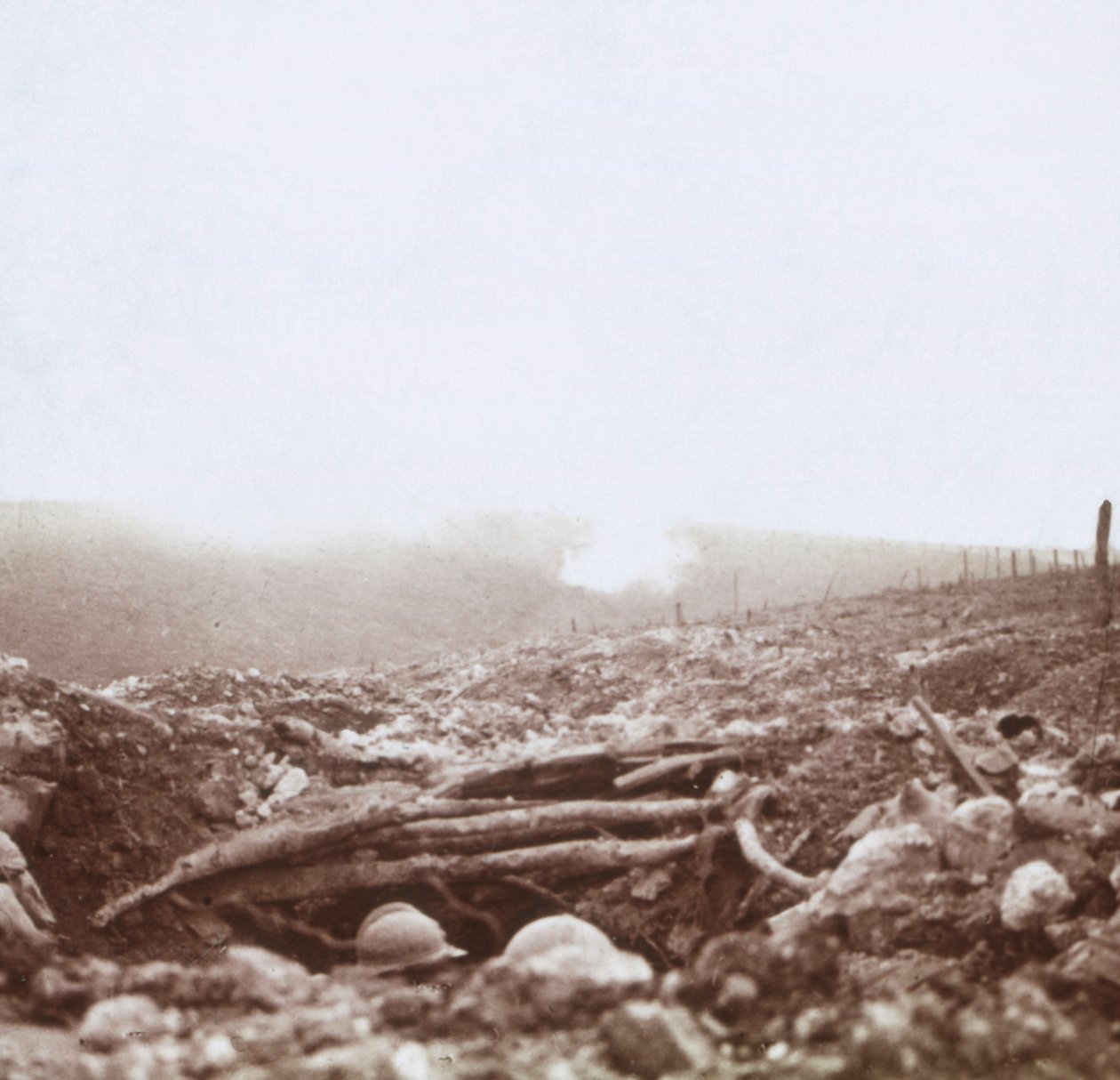 Bombardement, Le Mort Homme, Côte 304, nord de la France, c1914-c1918 - Unbekannt