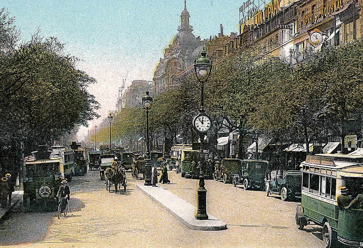 Boulevard des Italiens, Paris, avec voitures et autobus, vers 1900 - Unbekannt