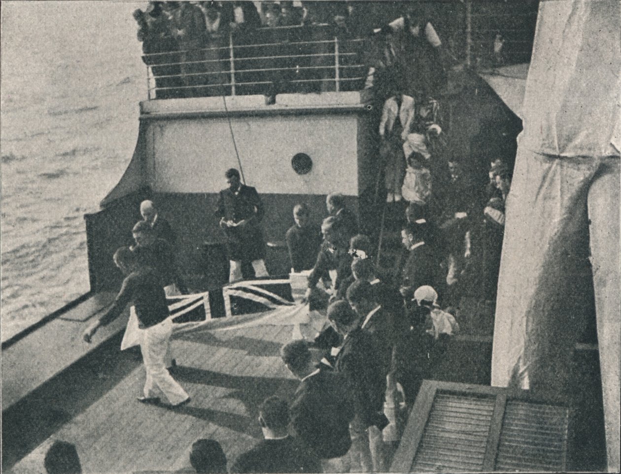 Ramener le Corps sur le Pont, vers 1900, 1910 - Unbekannt