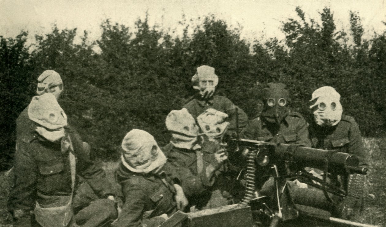 Section de mitrailleuses britanniques portant des masques anti-gaz, Première Guerre mondiale, 1914-1918, c1920 - Unbekannt