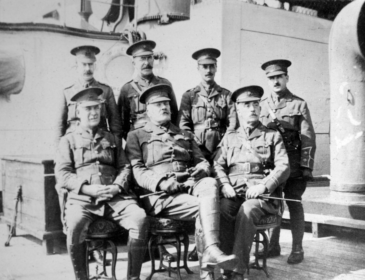Officiers britanniques sur le navire-prison Royal Edward amarré juste au large de Southend, novembre 1914 - Unbekannt