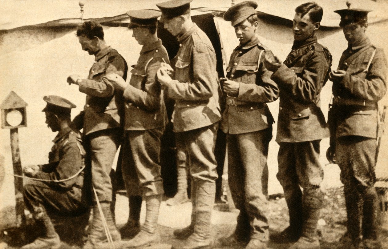 Soldats britanniques synchronisant leurs montres sur la ligne de front, Première Guerre mondiale, 1914-1918, 1933 - Unbekannt
