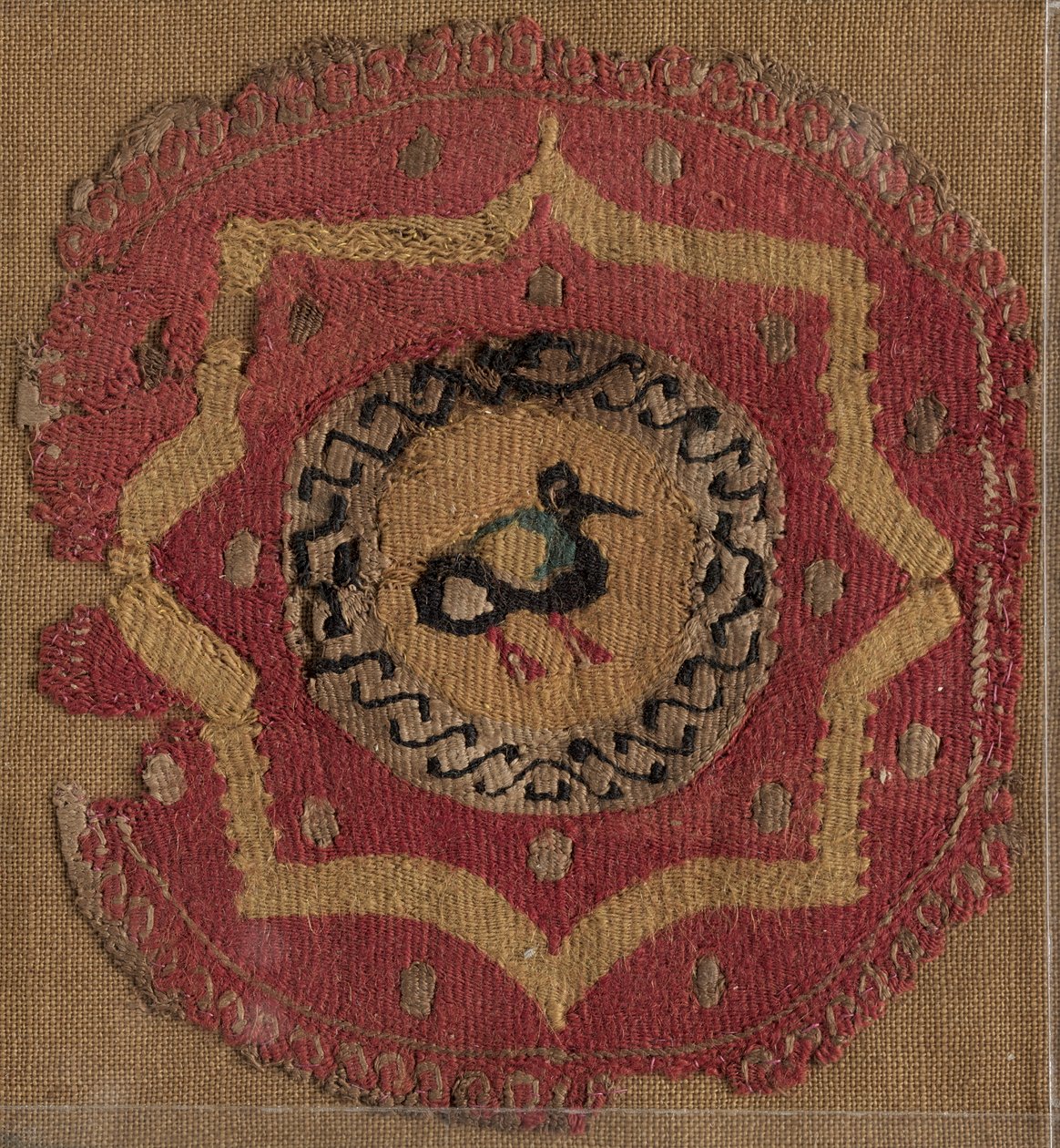 Segment circulaire avec étoile à huit branches et oiseau, 600s - 700s - Unbekannt