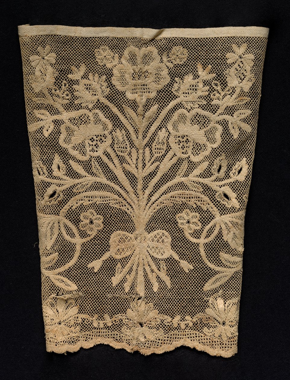 Poignet avec vignes florales, 19e siècle - Unbekannt