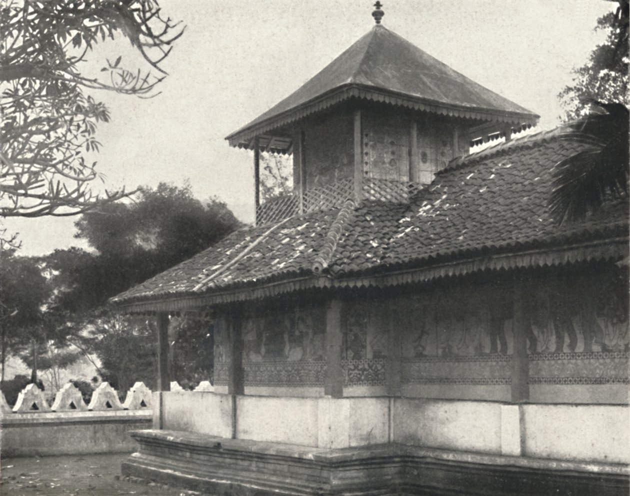 Dewale s. Tafel 58 près du Dagoba de la Dent Sacrée à Kandy, 1926 - Unbekannt