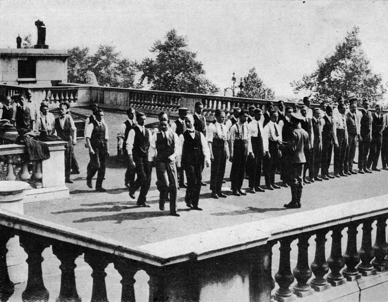 Entraînement des recrues sur le toit de Somerset House, Londres - Unbekannt