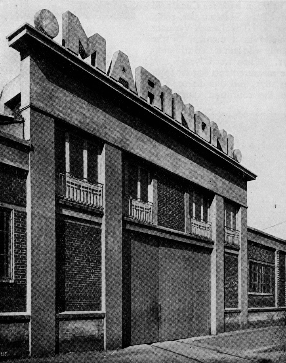 Façade des Ateliers Marinoni, Montataire Oise, architectes Perret Frères, vers 1928 - Unbekannt