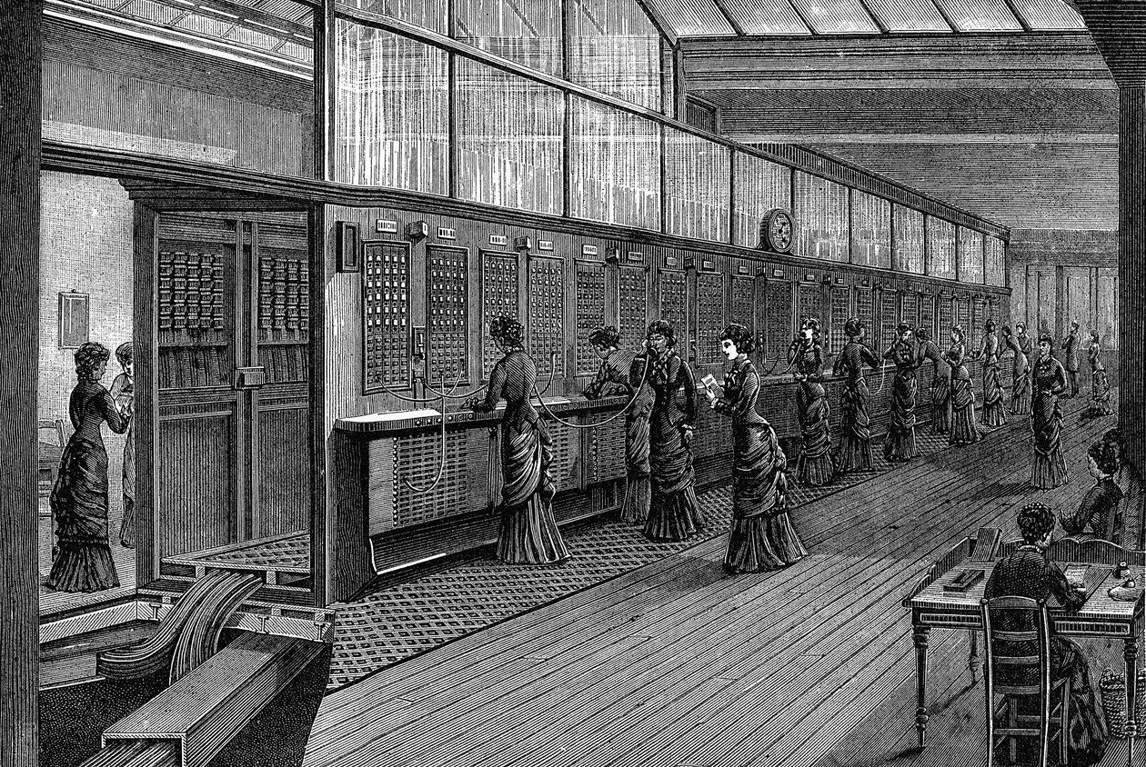 Téléphonistes féminines à la centrale téléphonique, Paris - Unbekannt