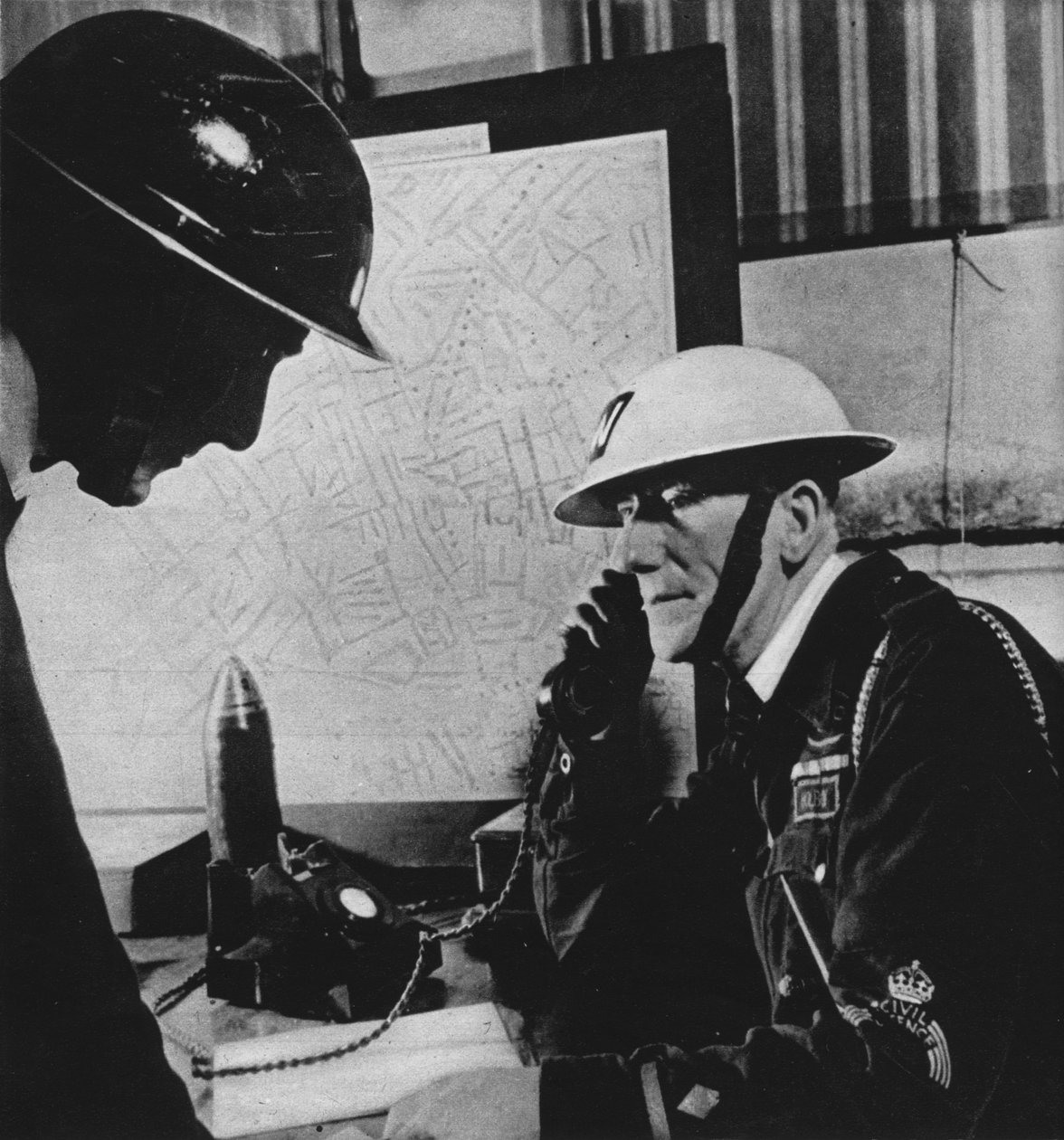 Cinquante mille incidents ont été signalés aux centres de contrôle de Londres pendant le Blitz, 1941 1942 - Unbekannt