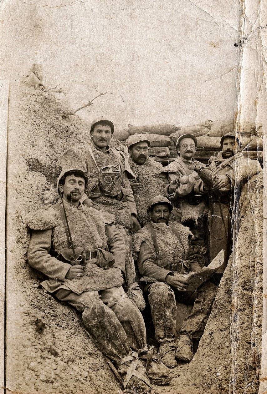 Première Guerre mondiale (1914-1918) : Poilus en tenue d