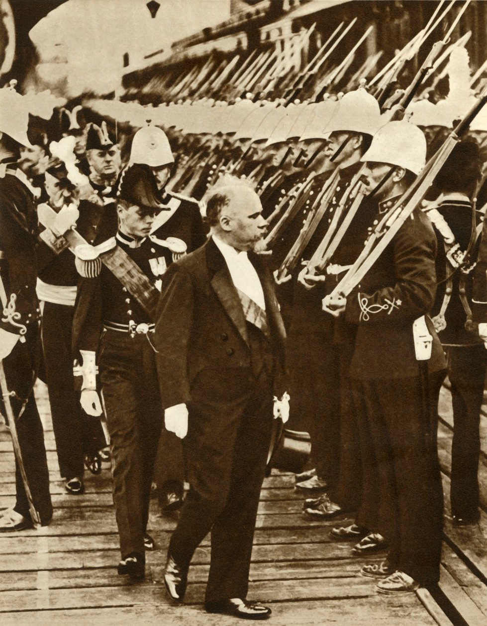 Le président français Raymond Poincaré avec Édouard, prince de Galles, à Portsmouth, juin 1913, 1935 - Unbekannt