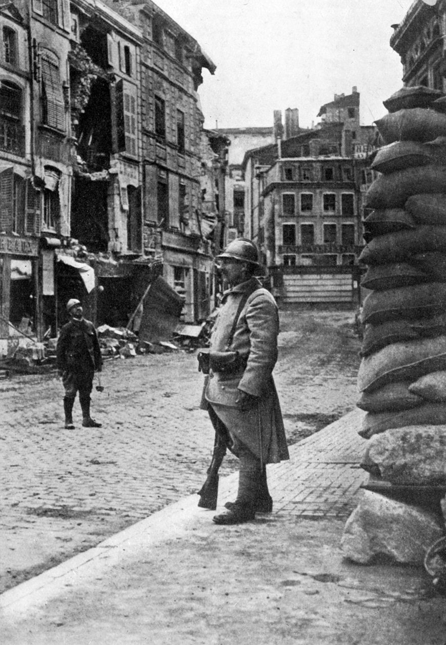 Garnison de soldats français et pompiers, Verdun, France, Première Guerre mondiale, 1916, c1920 - Unbekannt