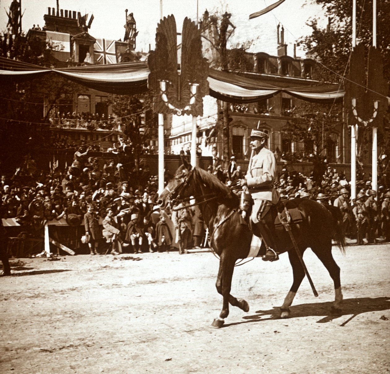 Général Toulorge à la parade de la victoire, Paris, France - Unbekannt