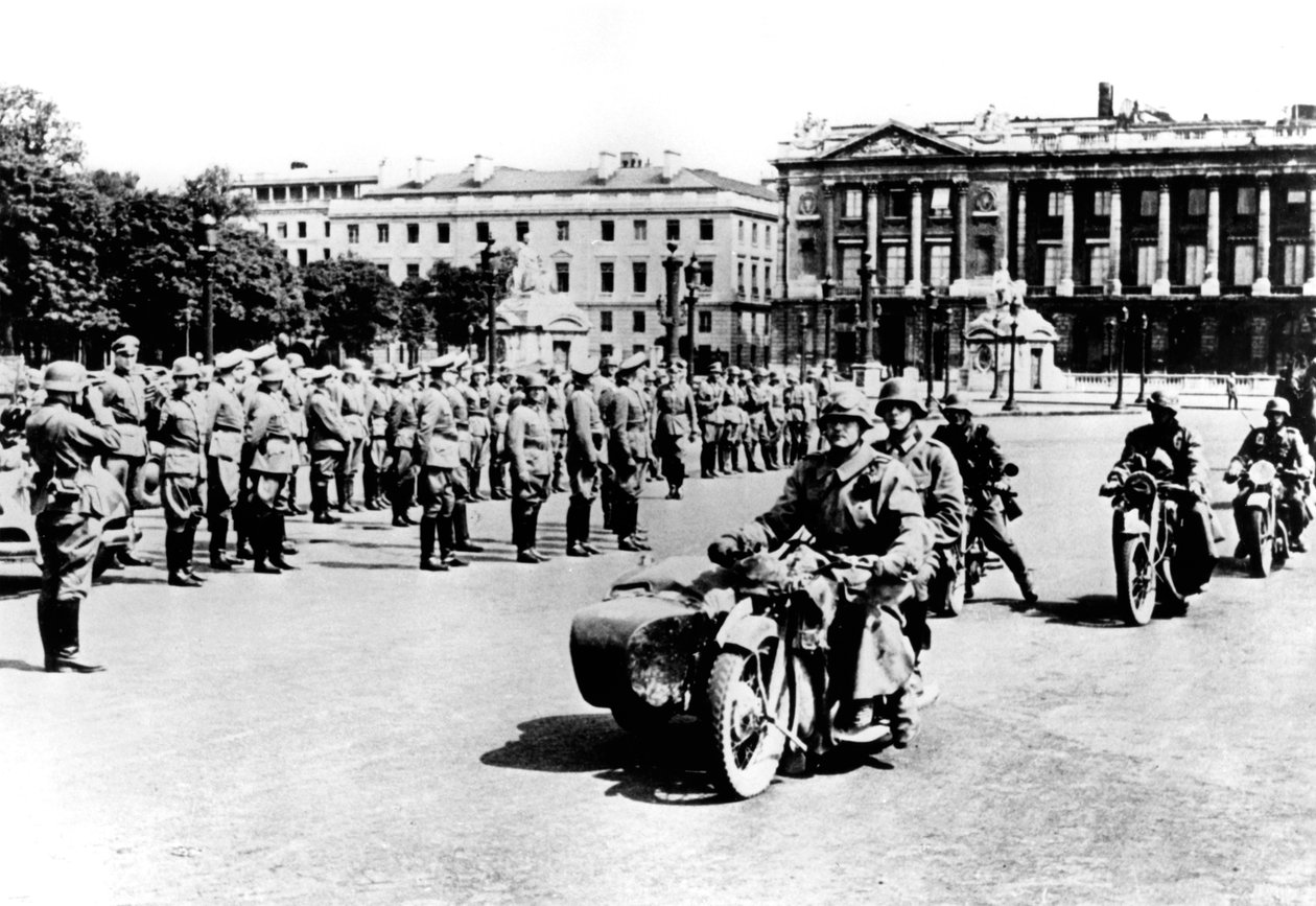 Troupes allemandes sur la place de l