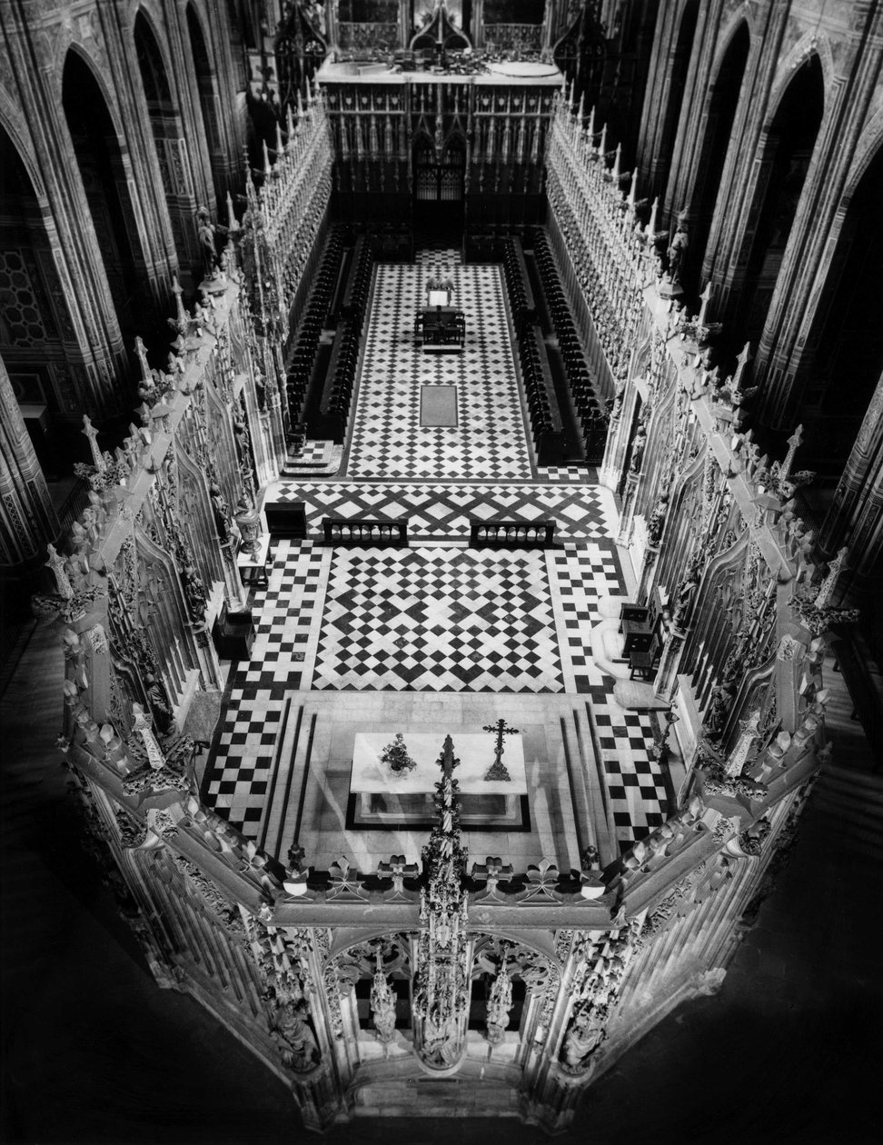 Architecture gothique : vue de la clôture du chœur de la cathédrale Sainte-Cécile d