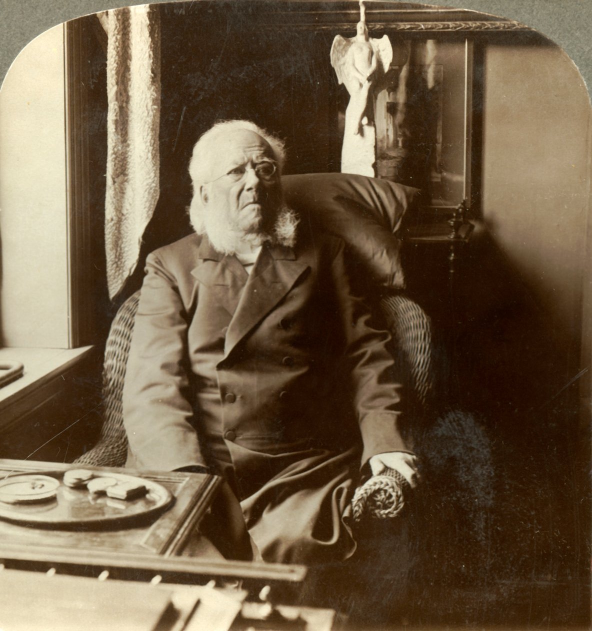 Henrik Ibsen, le poète à qui le monde entier rend hommage, chez lui à Christiania, Norvège, vers 1905 - Unbekannt