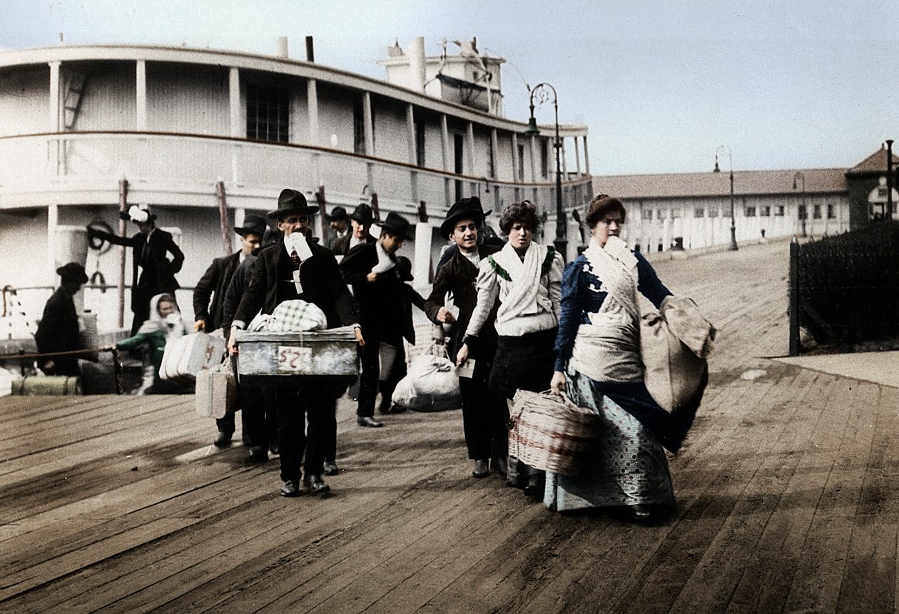 Immigrants aux États-Unis débarquant à Ellis Island, New York, vers 1900 - Unbekannt