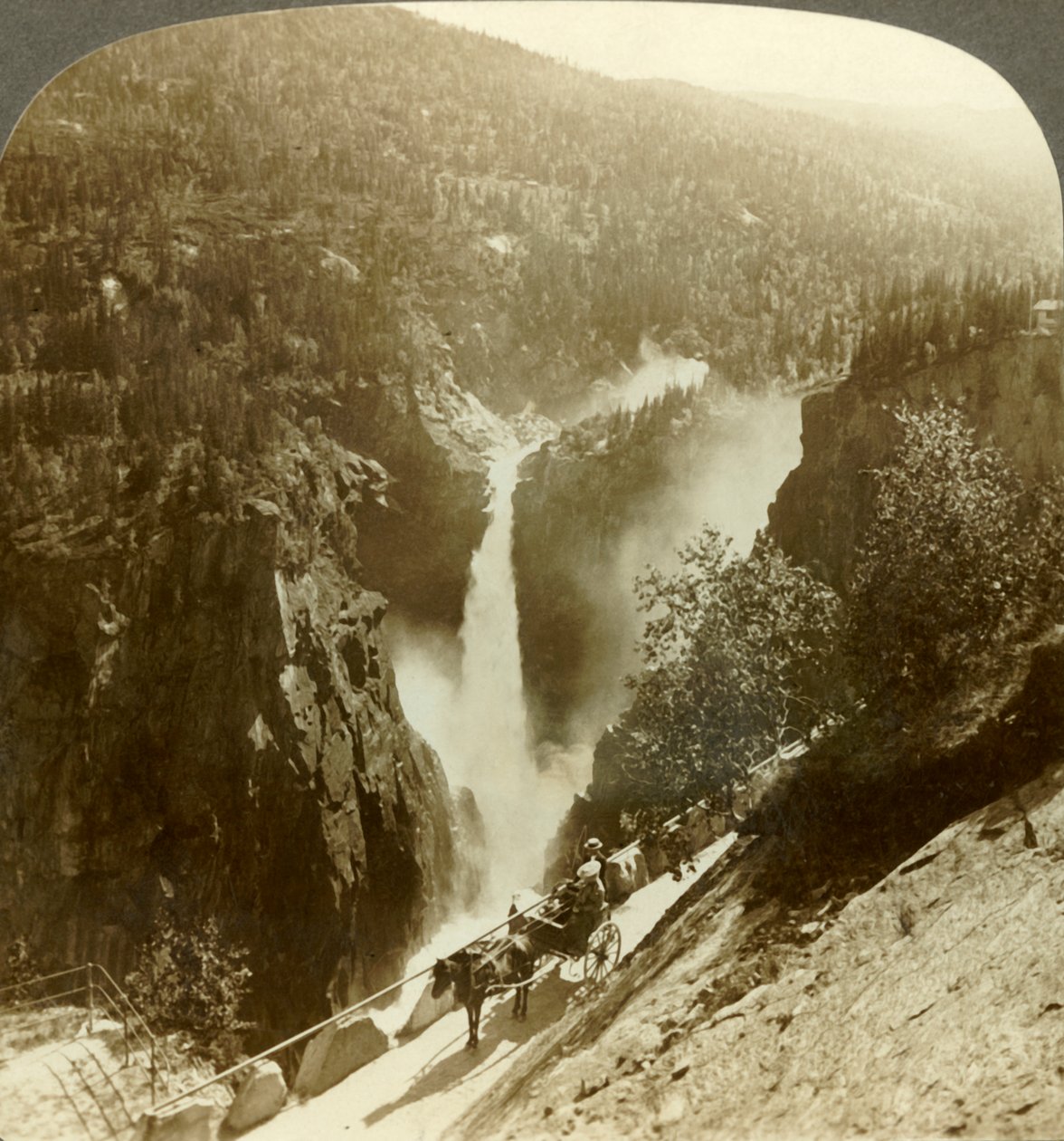 Beauté imposante de Rjukanfos enveloppé de brume, la chute écumante, Norvège, vers 1905 - Unbekannt
