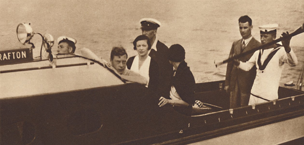Le roi Edward retournant à son yacht depuis l