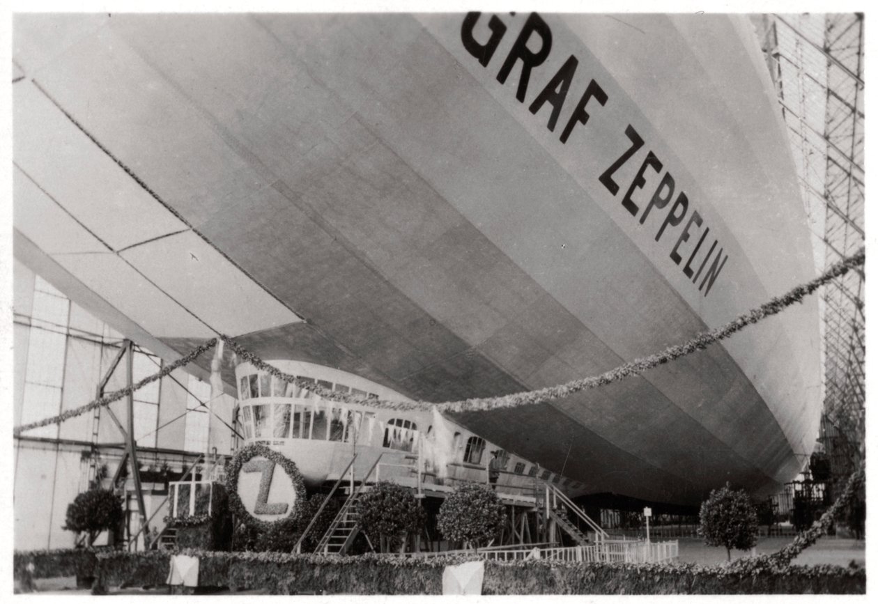 Cérémonie de lancement du Zeppelin LZ127 Graf Zeppelin, Friedrichshafen, Allemagne, 9 juillet 1928, 1933 - Unbekannt