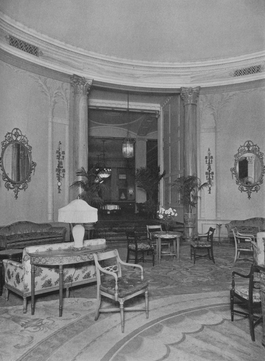 Vue de la salle à manger principale depuis la salle ovale des palmiers, Hôtel Roosevelt, New York, 1924 - Unbekannt