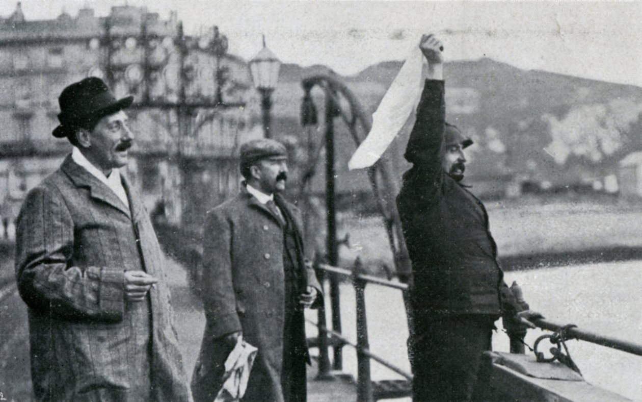 Louis Blériot sur la jetée à Douvres après son vol à travers la Manche - Unbekannt
