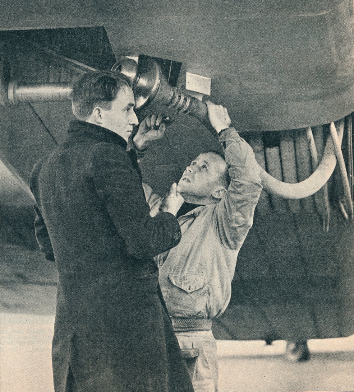 Méthode de ravitaillement en carburant des avions conçue par Sir Alan Cobham, vers 1936-1937 - Unbekannt