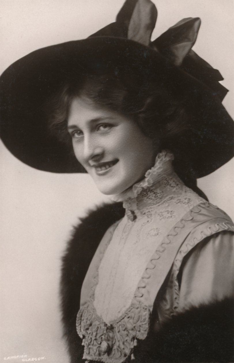 Mademoiselle Phyllis Dare, 1890-1975, vers 1930 - Unbekannt