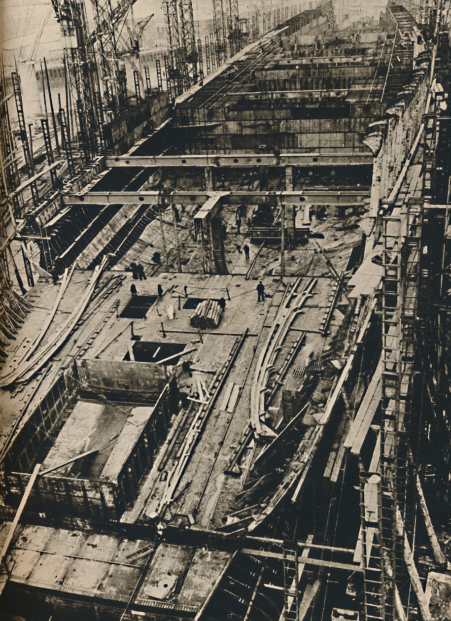 Plus de 1 000 pieds de long. Coque du Queen Mary aux premiers jours de sa construction, 1930-1934, 1936 - Unbekannt