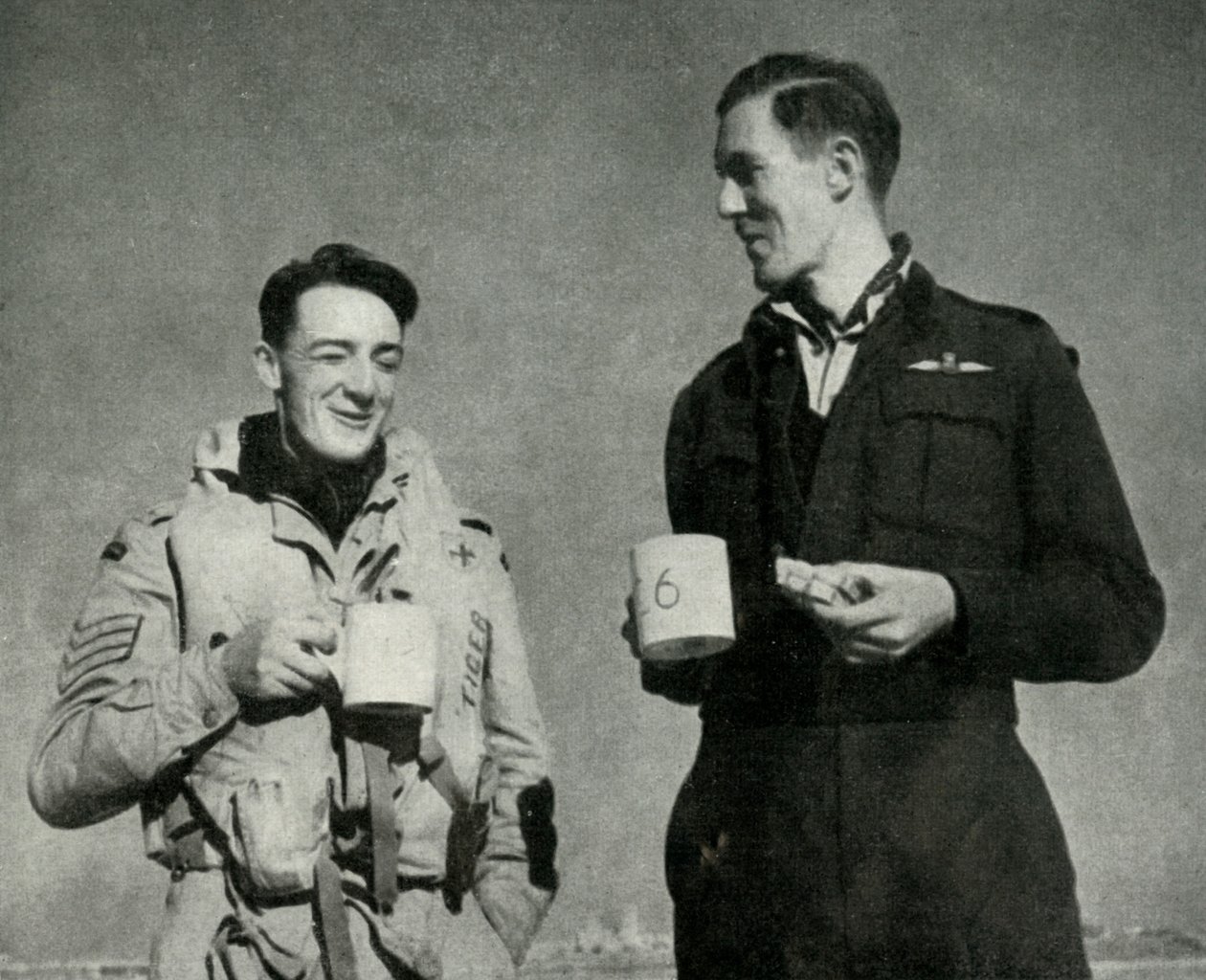 Personnel de la RAF prenant une tasse de thé, Malte, Seconde Guerre mondiale, 1942-1944 - Unbekannt