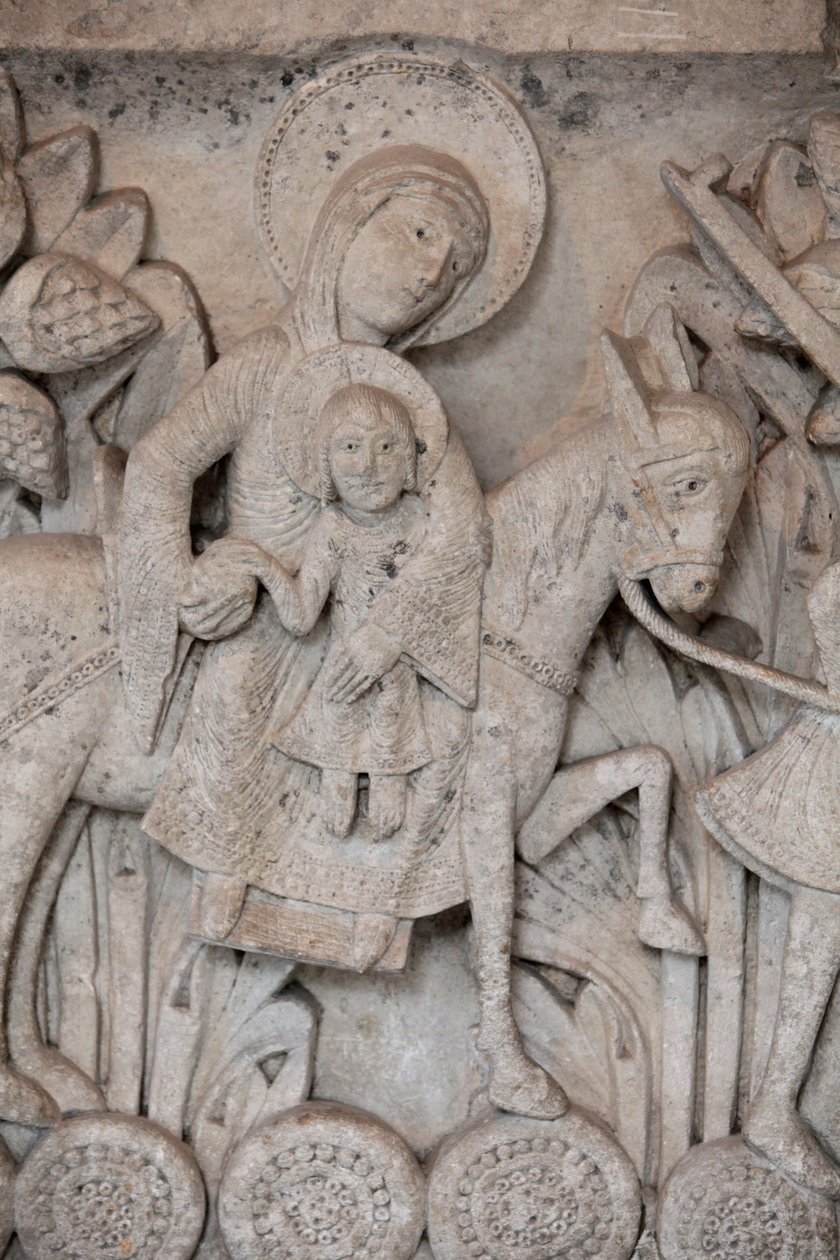 Bas-relief roman du chapiteau de la cathédrale d
