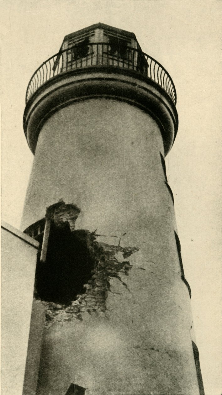 Le phare de Scarborough touché par une bombe allemande, Première Guerre mondiale, décembre 1914, vers 1920 - Unbekannt