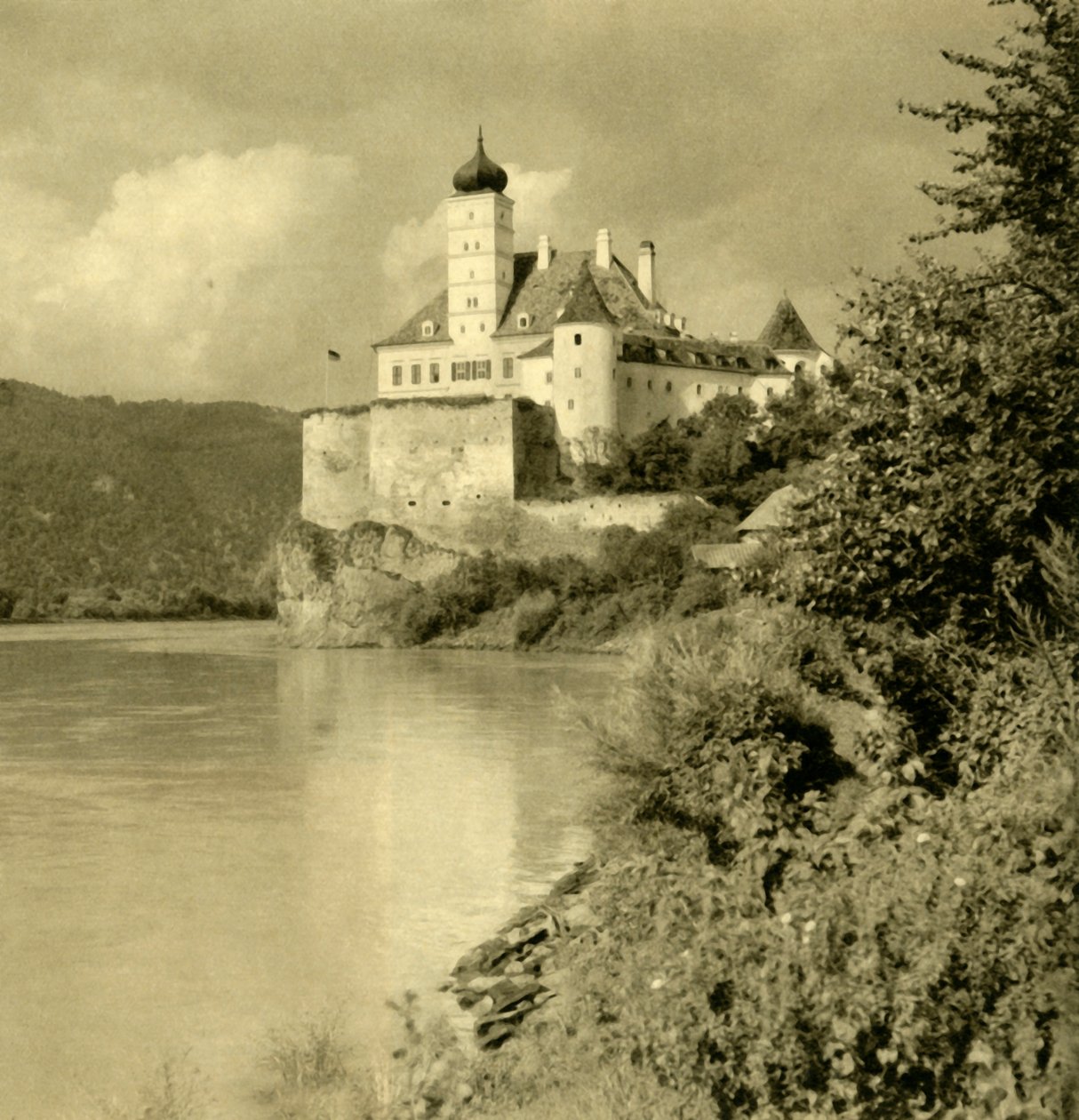 Château de Schönbühel sur le Danube, Basse-Autriche, vers 1935 - Unbekannt